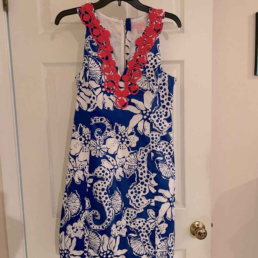 Lilly Pulitzer size 8 blue & white dress